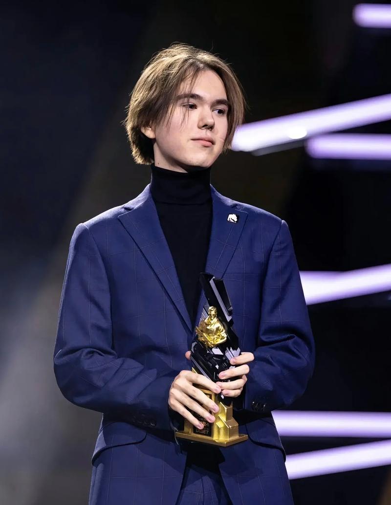 外媒排名MSI各位置选手：Bin上单第一 Xun未入榜