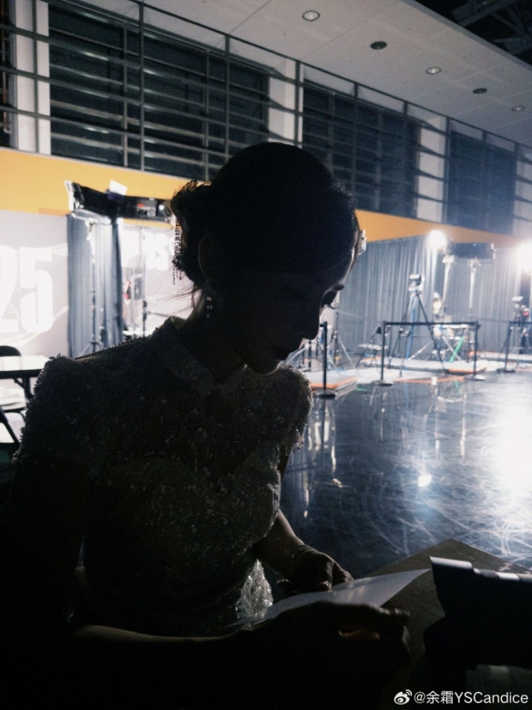 举报者：我不知道 FunPlus Phoenix 的 ADC 是从哪里招募来的，但这个富有的战队真糟糕...